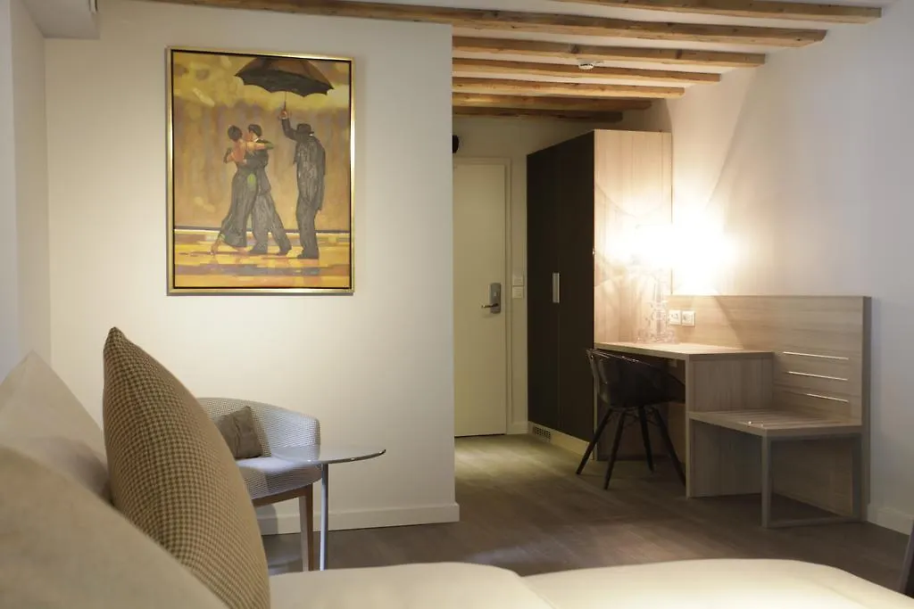 Chez Maman Hotel & Restaurant Cenevre 3*,
