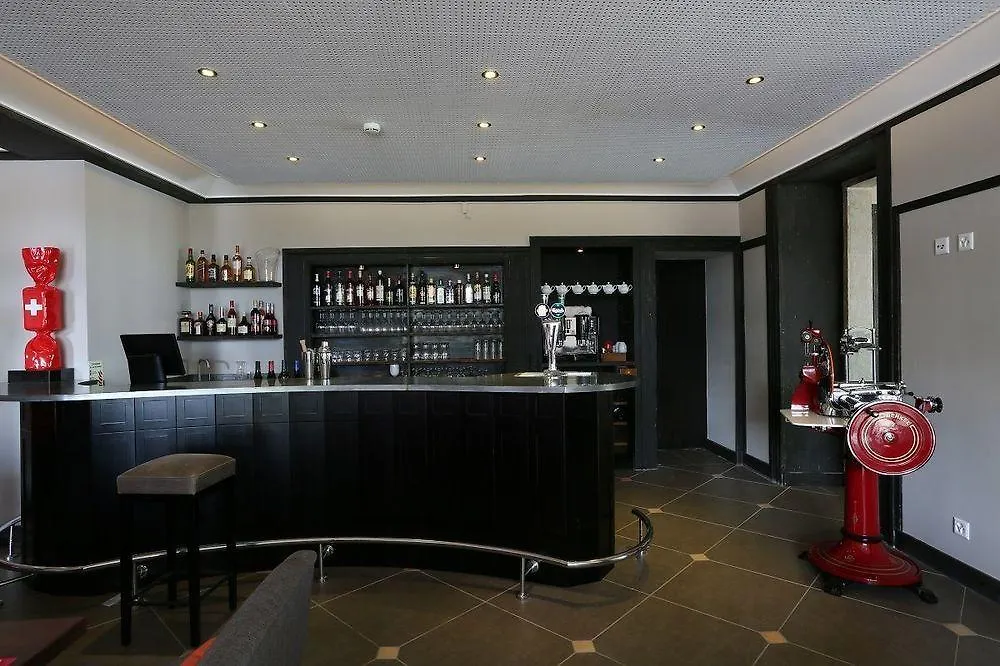 ***  Chez Maman Hotel & Restaurant Cenevre İsviçre
