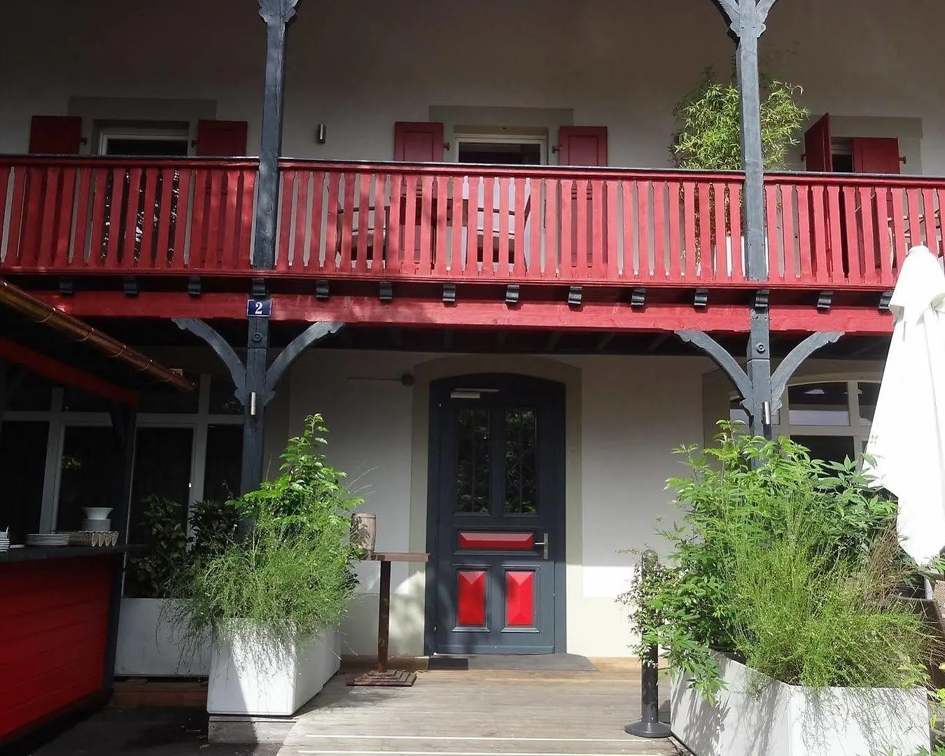 Chez Maman Hotel & Restaurant Cenevre 3*,